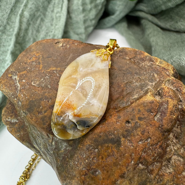 Prairie Agate Necklace