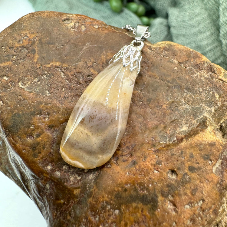 Prairie Agate Necklace